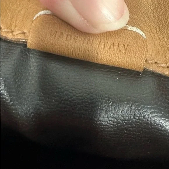 Authentic CELINE Brown macadam coated leather Patterned 3 compartments crossbody - Picture 16 of 16